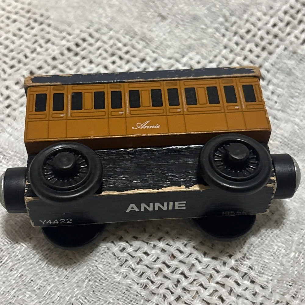 Thomas The Train Annie Passenger Coach Car Wooden Railway Friends 2012
